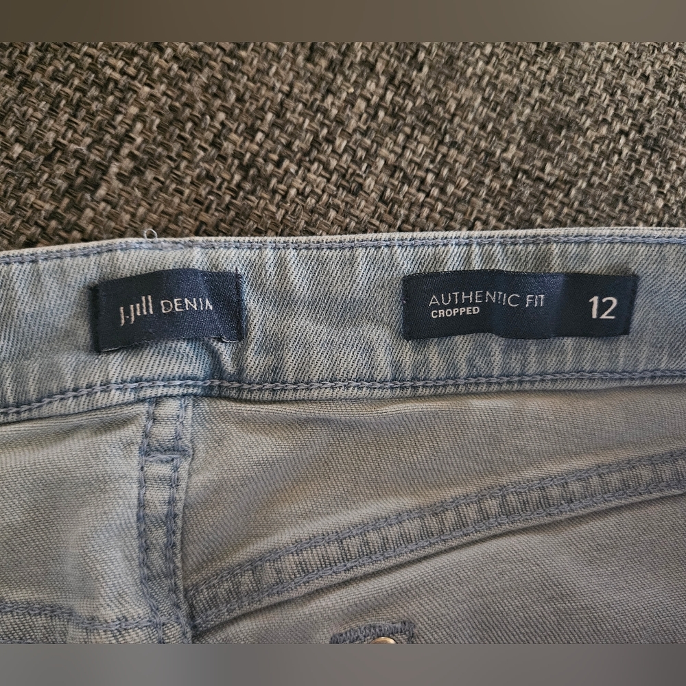 CLEARANCE!!! J.Jill Light Blue Authentic Fit Cropped Jean Size 12 - Picture 9 of 13